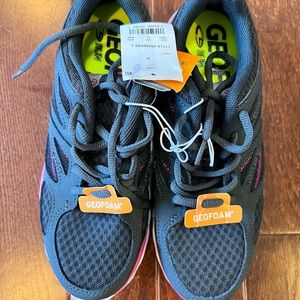 NWT Champion Gray w/Pink Tennis Shoes - size 6